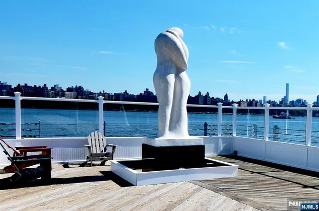 $3,600 | 15 Somerset Lane, Unit B309, Edgewater, NJ 07020