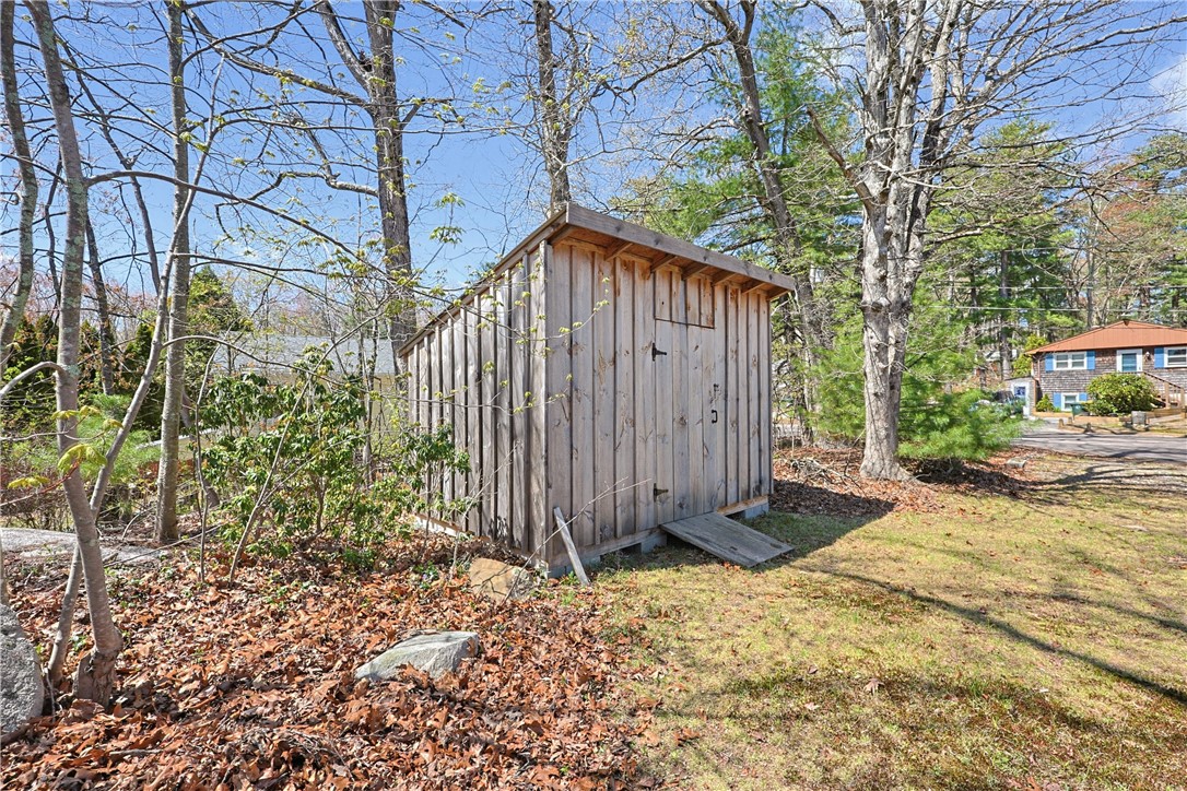 18 Adelaide Avenue Smithfield, RI 02917 - Photo 6 of 23