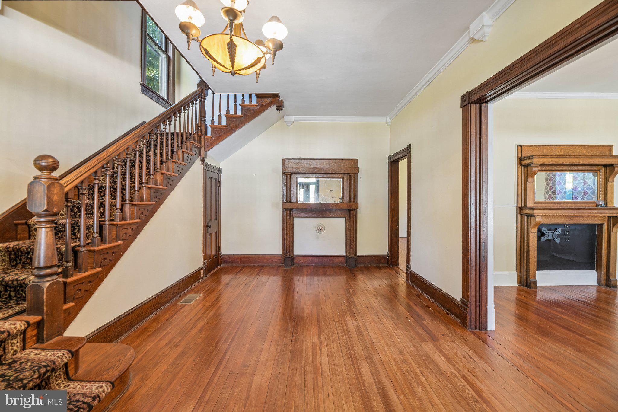 8807 Quarry Road Manassas, VA 20110 - Photo 11 of 64 Foyer