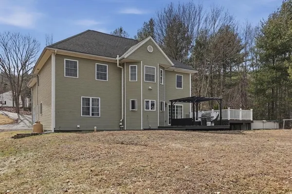 $589,500 | 192 Southbridge Road, Dudley, MA 01571