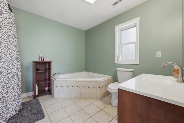 $589,500 | 192 Southbridge Road, Dudley, MA 01571
