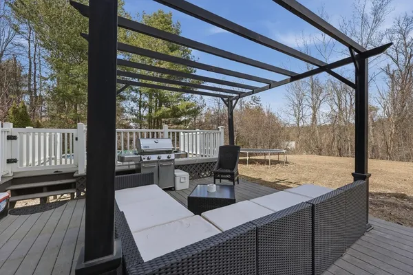 $589,500 | 192 Southbridge Road, Dudley, MA 01571