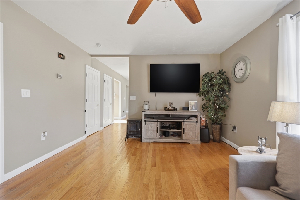 192 Southbridge Road Dudley, MA 01571 - Photo 8 of 38