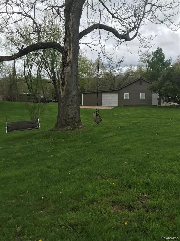 745 Munger Road Holly, MI 48442 - Photo 3 of 25
