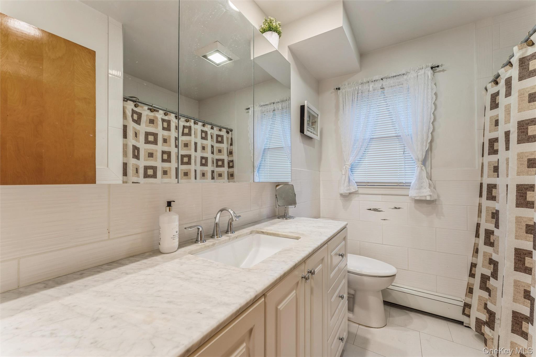 83 West Valley Stream Boulevard Valley Stream, NY 11580 - Photo 6 of 19