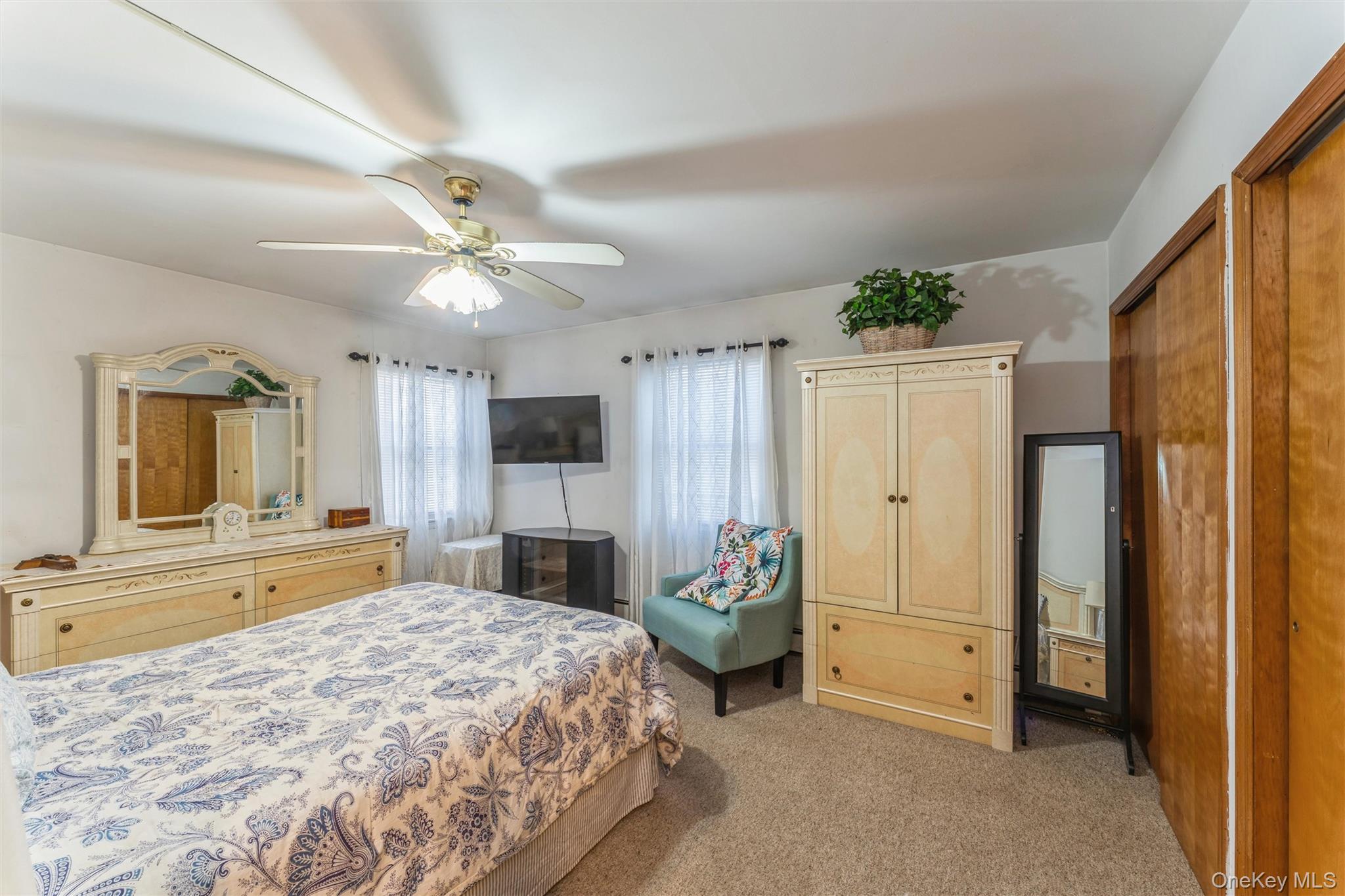 83 West Valley Stream Boulevard Valley Stream, NY 11580 - Photo 8 of 19