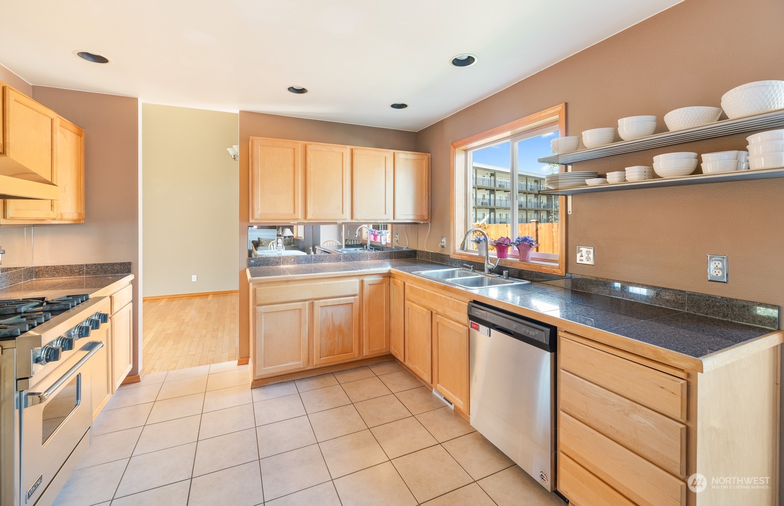 4823 148th Place Southwest Edmonds, WA 98026 - Photo 4 of 23 Gallery Image 4