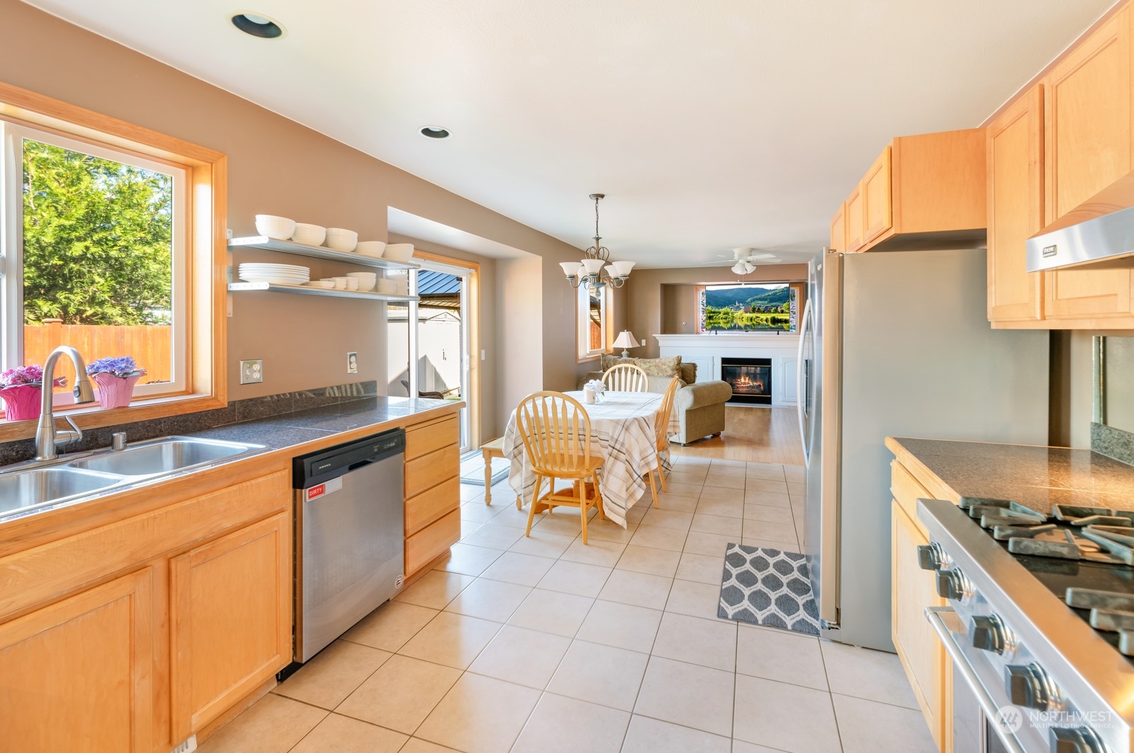 4823 148th Place Southwest Edmonds, WA 98026 - Photo 5 of 23 Gallery Image 5