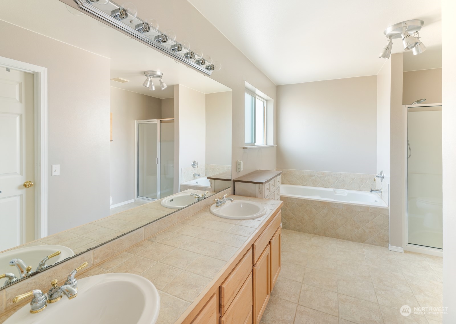 4823 148th Place Southwest Edmonds, WA 98026 - Photo 10 of 23 Gallery Image 10
