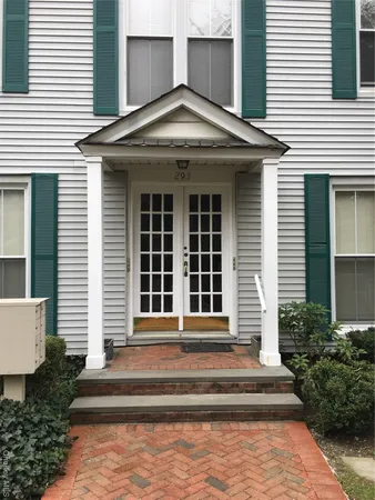 $1,950 | 293 Sea Cliff Avenue, Unit 2E, Sea Cliff, NY 11579