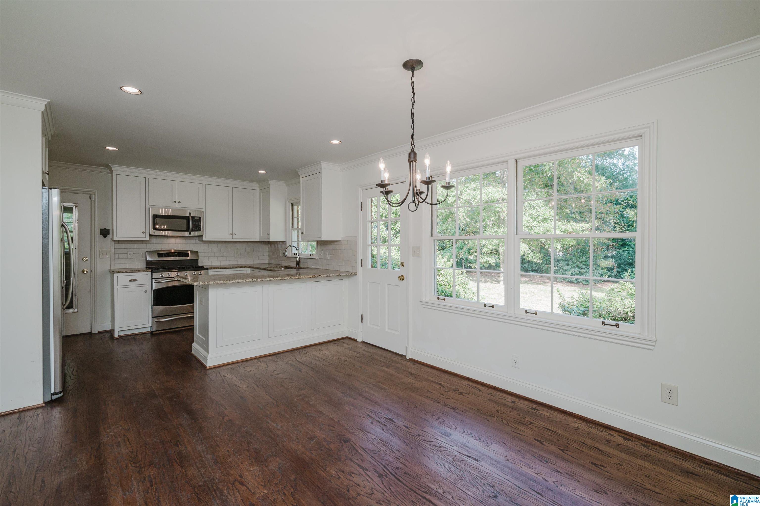 4044 Meadowview Circle Birmingham, AL 35243 - Photo 11 of 48