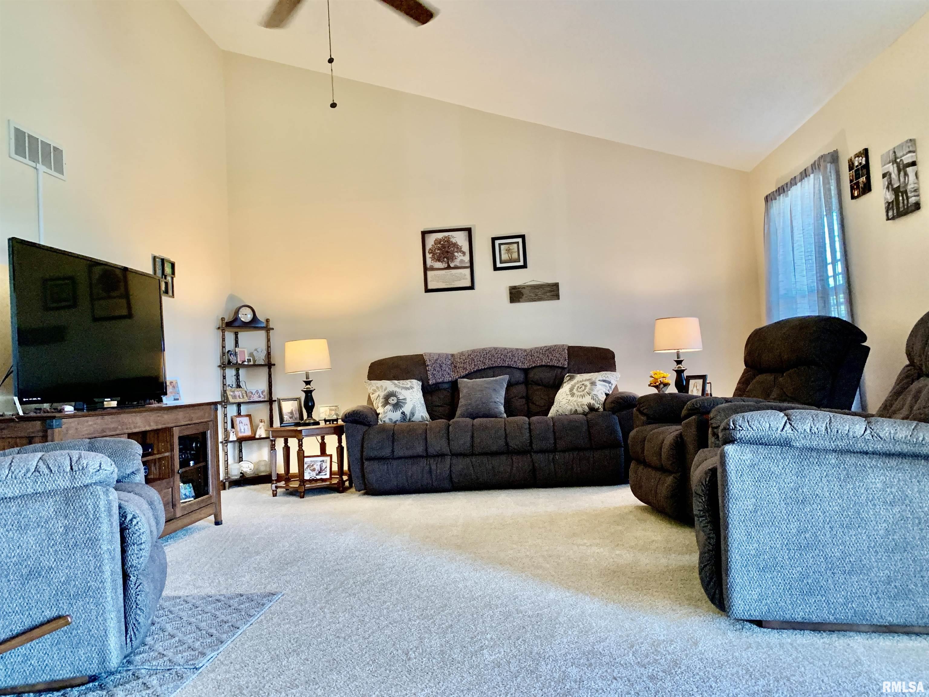 2099 New Lake Road Jacksonville, IL 62650 - Photo 26 of 74 Gallery Image 26
