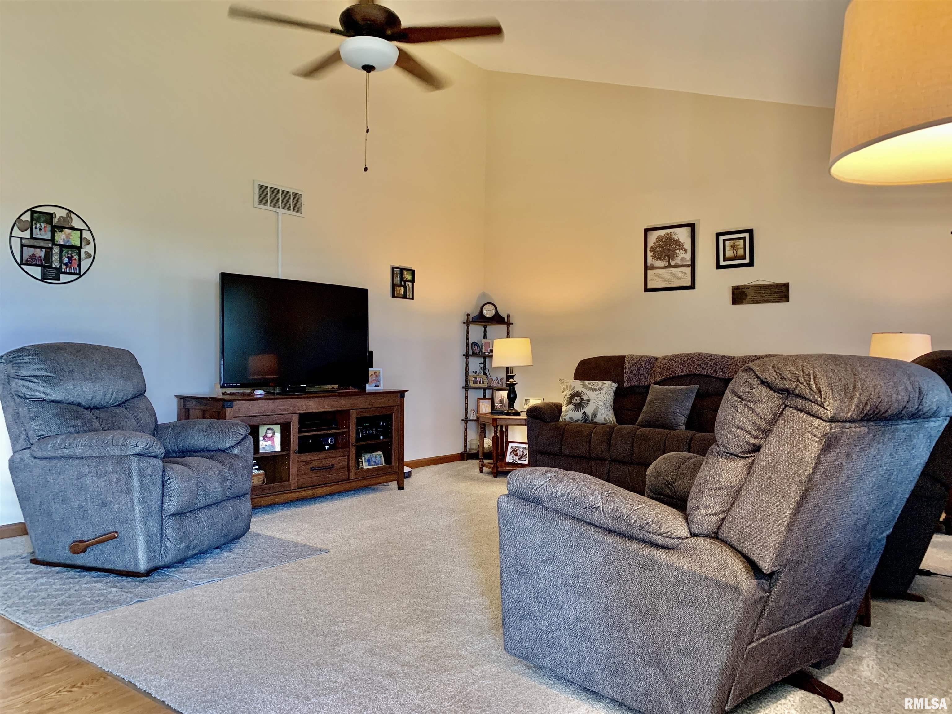 2099 New Lake Road Jacksonville, IL 62650 - Photo 31 of 74 Gallery Image 31