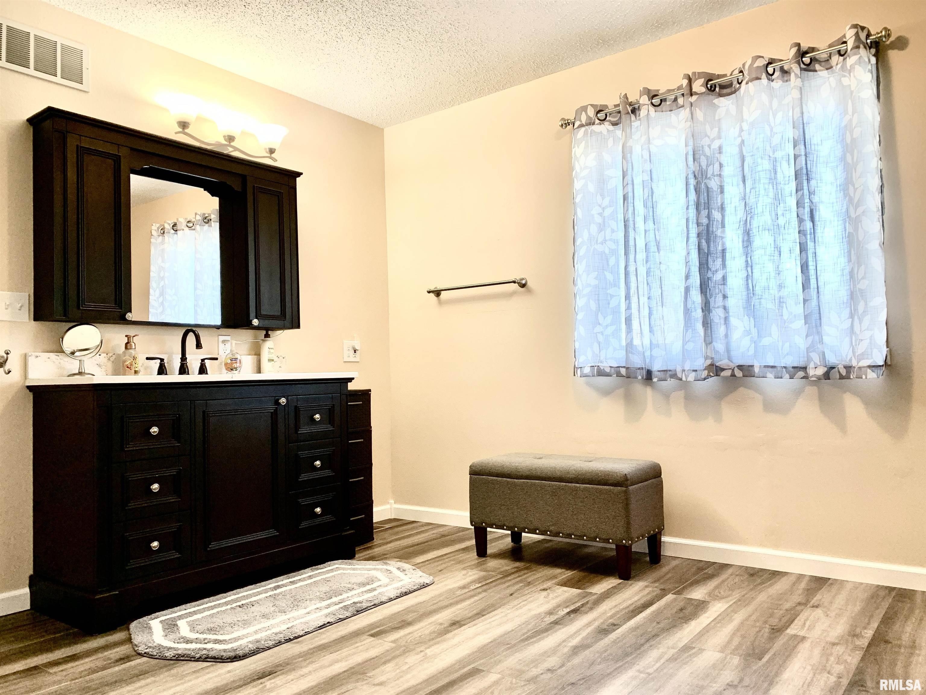 2099 New Lake Road Jacksonville, IL 62650 - Photo 51 of 74 Gallery Image 51