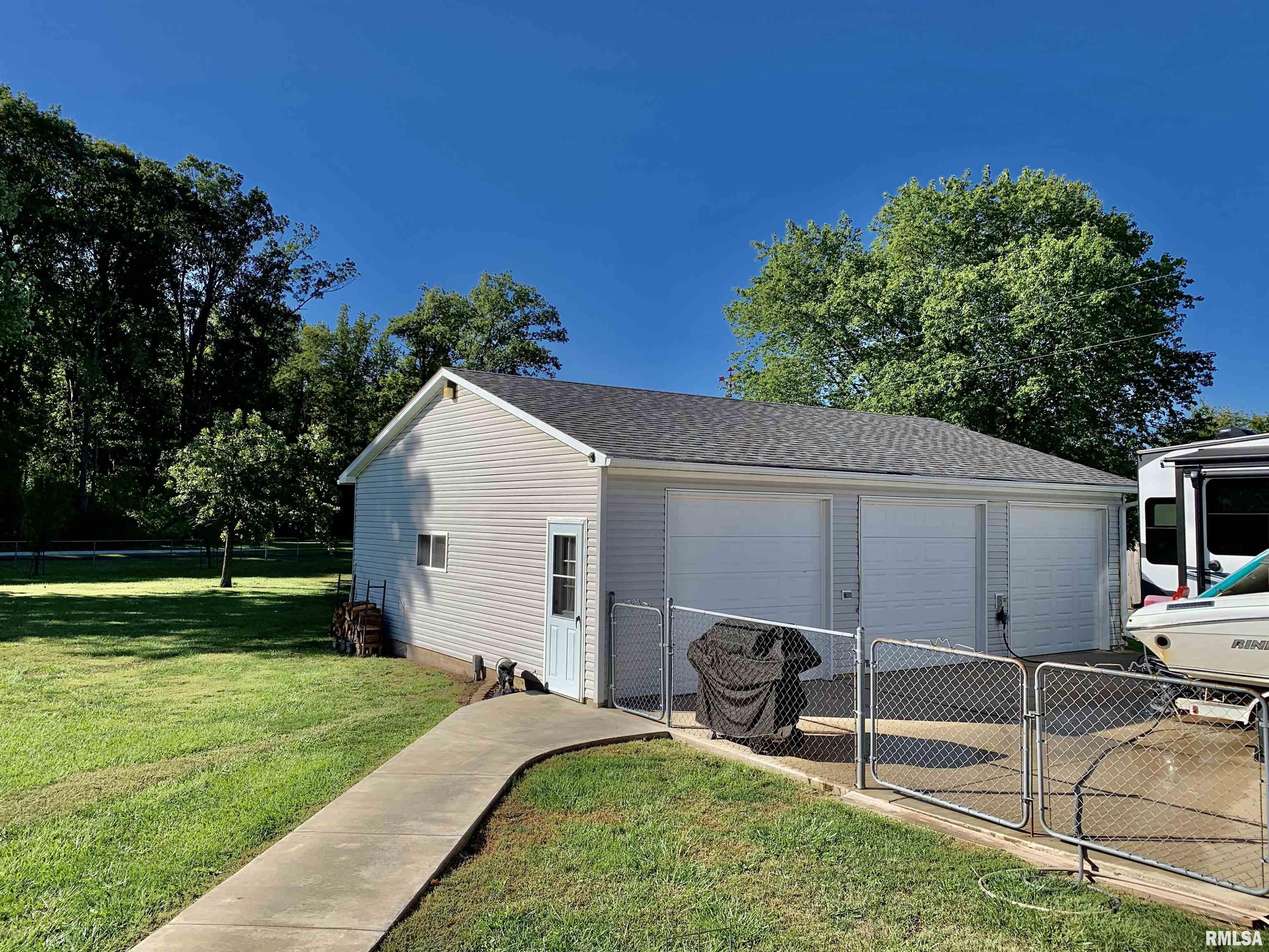 2099 New Lake Road Jacksonville, IL 62650 - Photo 7 of 74 Gallery Image 7