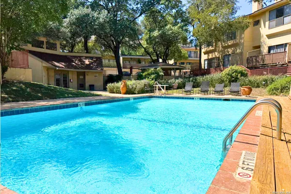 $1,690 | 8642 Fredericksburg Road, Unit 703, San Antonio, TX 78240