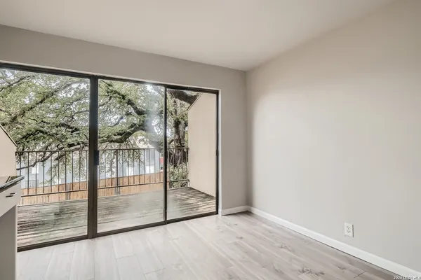 $1,690 | 8642 Fredericksburg Road, Unit 703, San Antonio, TX 78240