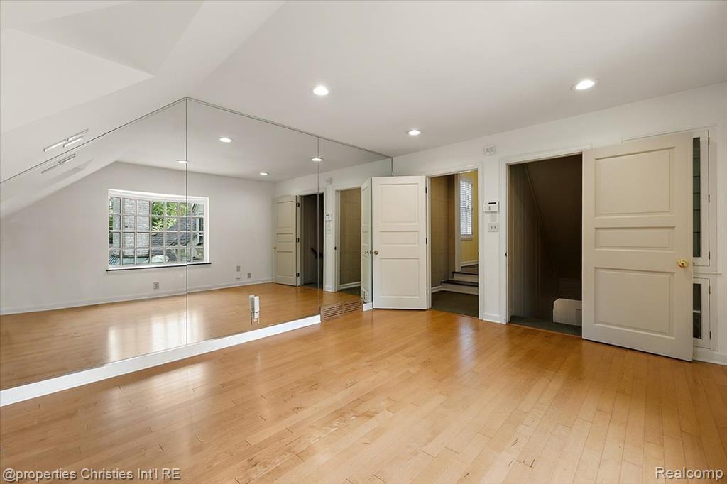 237 Lake Shore Road Grosse Pointe Farms, MI 48236 - Photo 72 of 98 Gallery Image 72