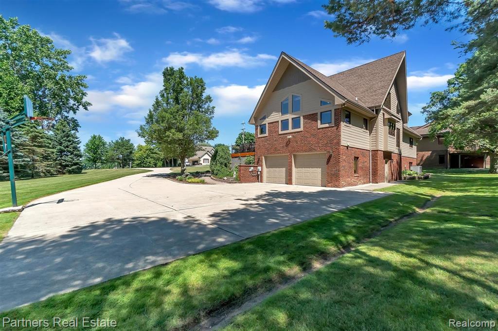 10890 Blaine Road Brighton, MI 48114 - Photo 39 of 61 Gallery Image 39