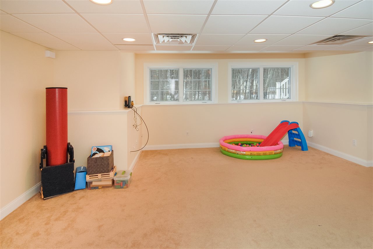 17 Angela Lane Rochester, NH 03867 - Photo 24 of 34