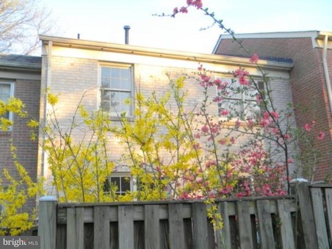 1808 Golf View Court Reston, VA 20190 - Photo 15 of 22 Exterior #2