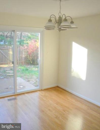 1808 Golf View Court Reston, VA 20190 - Photo 3 of 22 Dining Room
