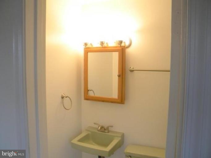 1808 Golf View Court Reston, VA 20190 - Photo 8 of 22 Master Bath