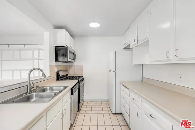 $2,295 | 5524 Elmer Avenue, Unit 2, North Hollywood, CA 91601