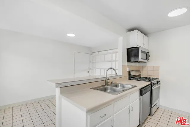 $2,295 | 5524 Elmer Avenue, Unit 2, North Hollywood, CA 91601