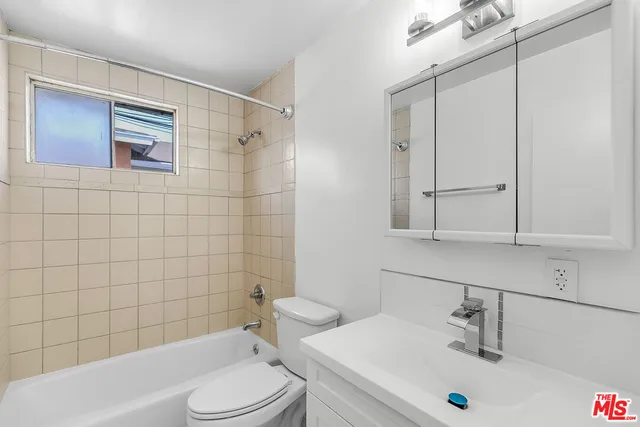 $2,295 | 5524 Elmer Avenue, Unit 2, North Hollywood, CA 91601