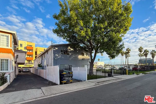 $2,295 | 5524 Elmer Avenue, Unit 2, North Hollywood, CA 91601