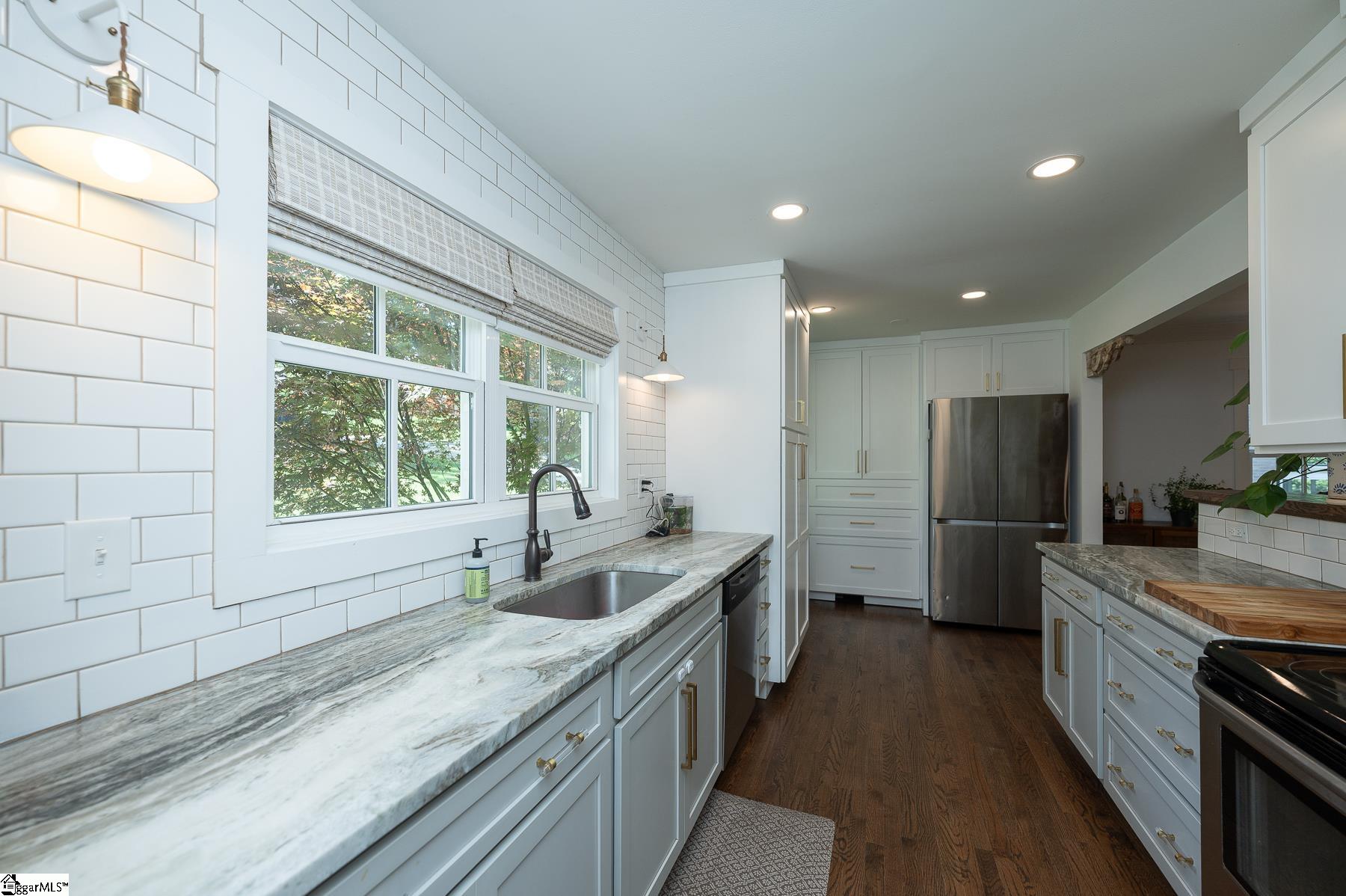 38 Nottingham Road Greenville, SC 29607 - Photo 10 of 37 Gallery Image 10