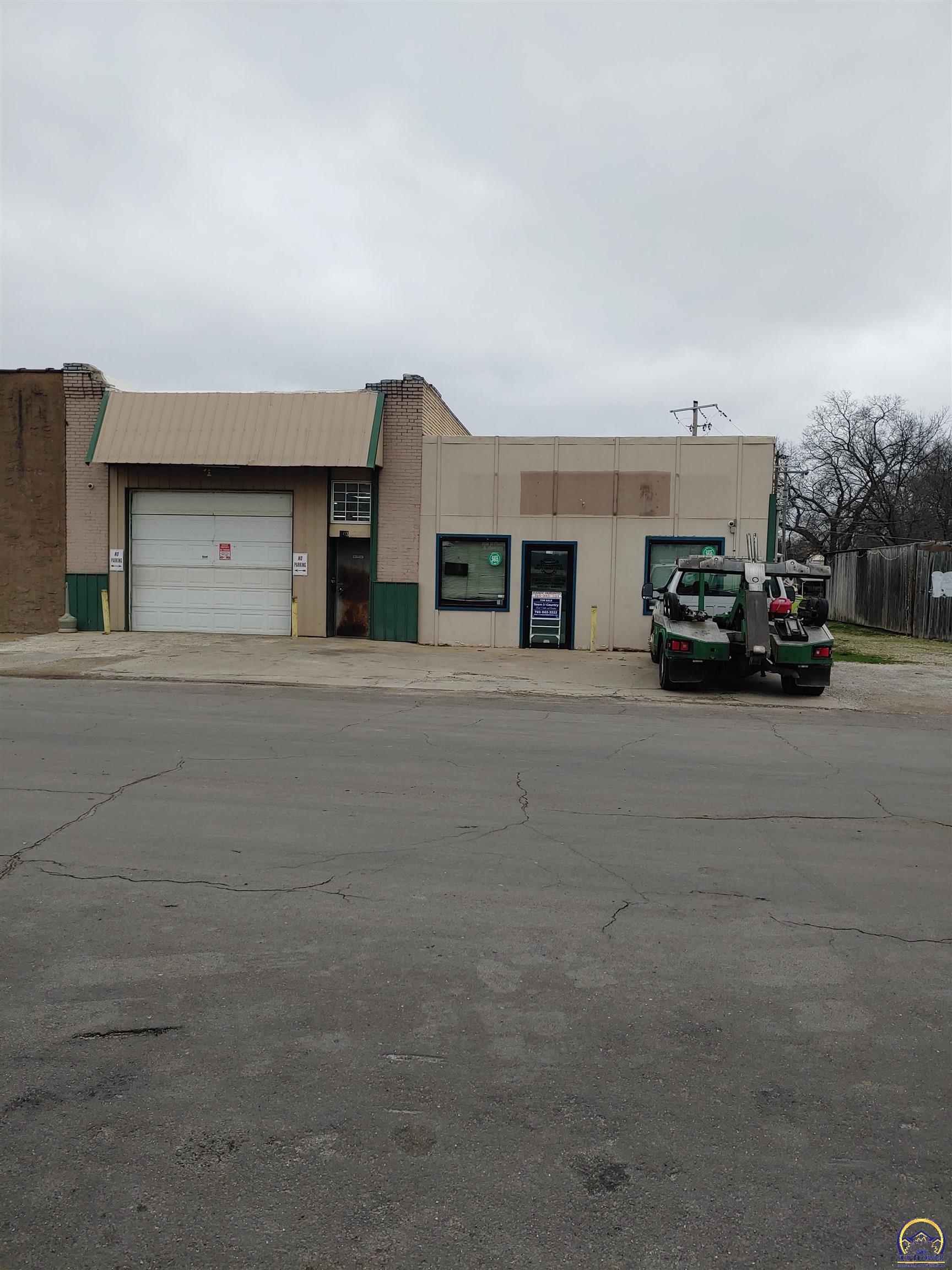 203 East Front Street Perry, KS 66073 - Photo 1 of 17 Gallery Image 1