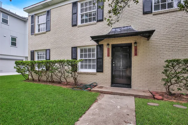 $1,600 | 4505 Larch Lane, Bellaire, TX 77401