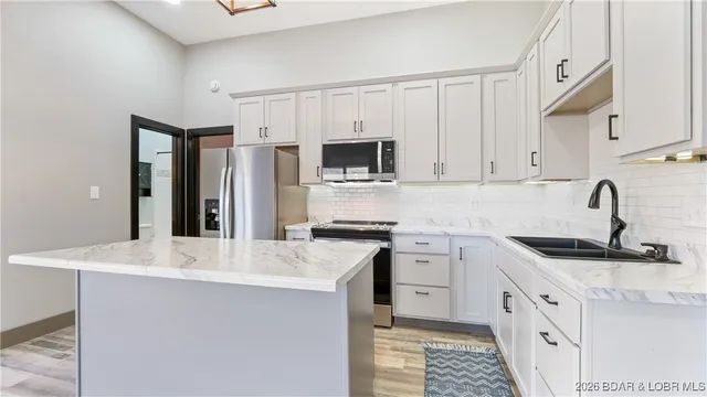 $419,000 | 275 Summer Place Road, Camdenton, MO 65020