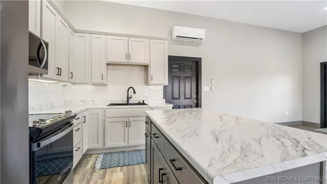 $419,000 | 275 Summer Place Road, Camdenton, MO 65020