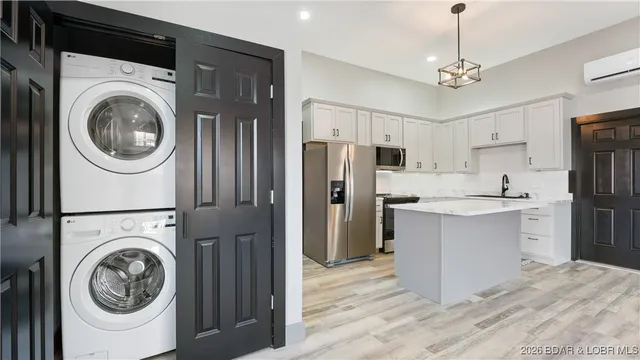 $419,000 | 275 Summer Place Road, Camdenton, MO 65020