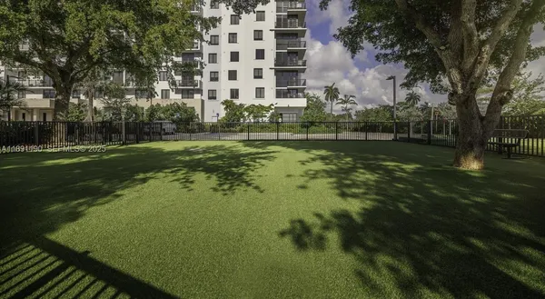 $2,996 | 11200 Biscayne Boulevard, Unit B1 2, Miami, FL 33181