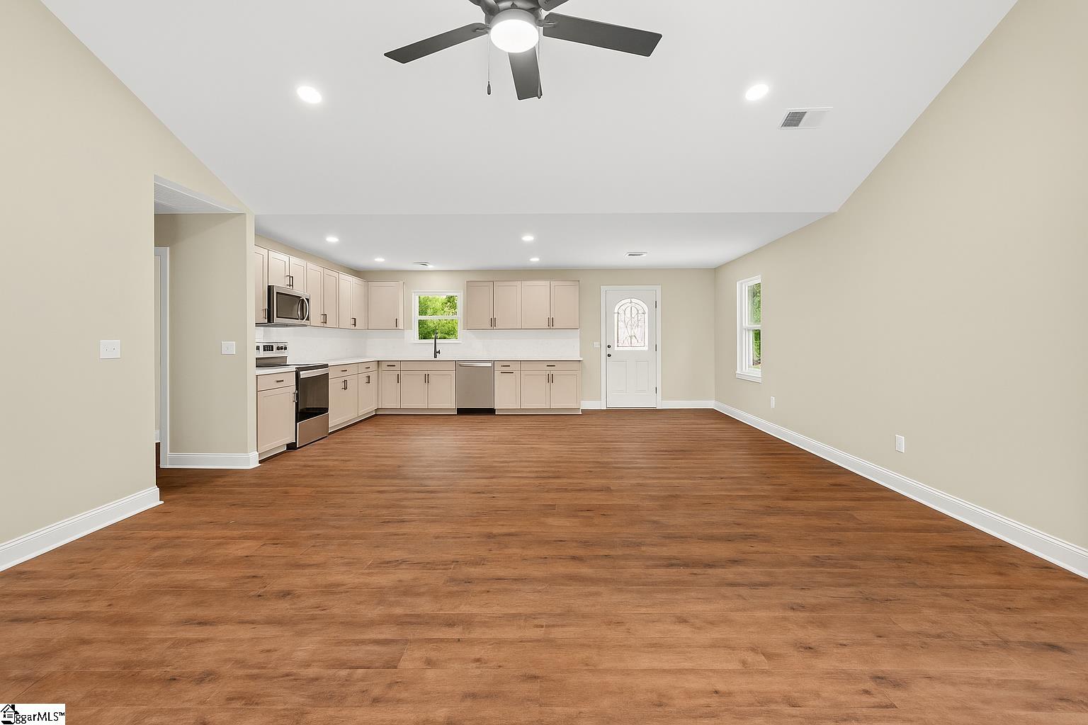 1606 South Murray Ave Extension Anderson, SC 29624 - Photo 4 of 25