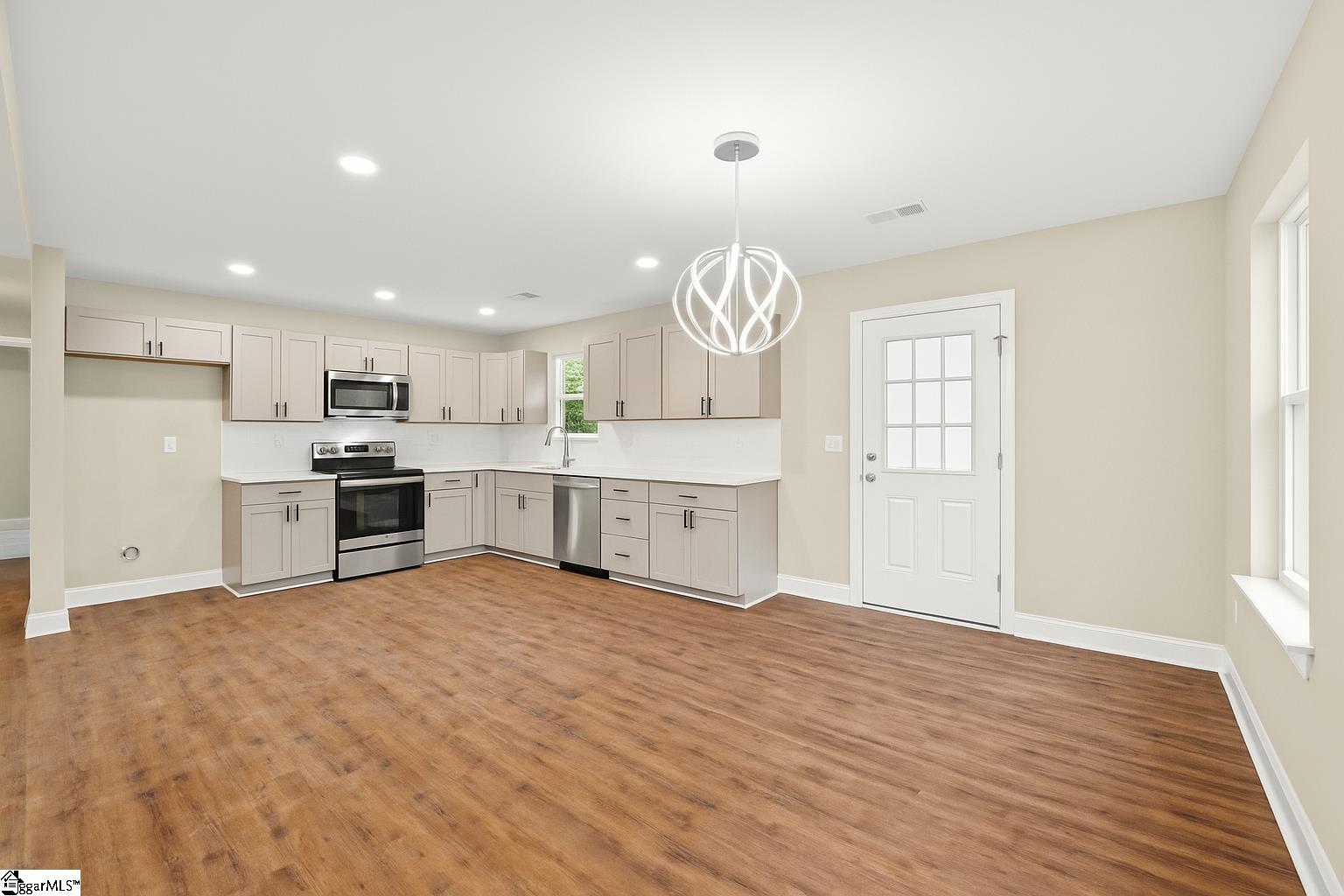 1606 South Murray Ave Extension Anderson, SC 29624 - Photo 8 of 25