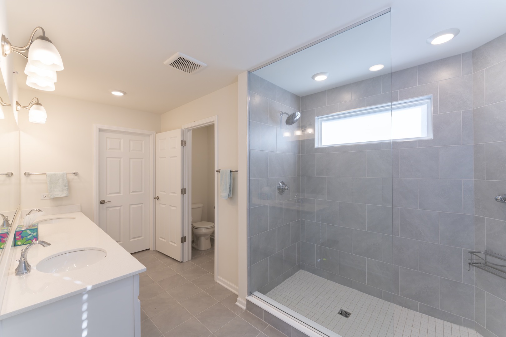 3316 Trillium Circle Rolling Meadows, IL 60008 - Photo 19 of 27 a bathroom with a sink and a shower