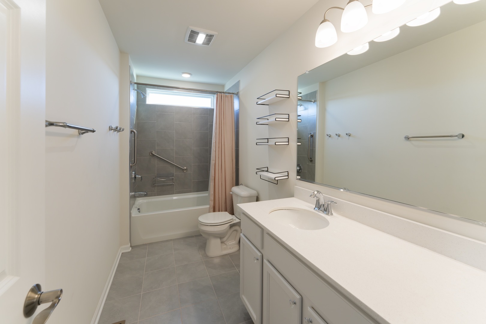 3316 Trillium Circle Rolling Meadows, IL 60008 - Photo 24 of 27 a bathroom with a sink a toilet and shower
