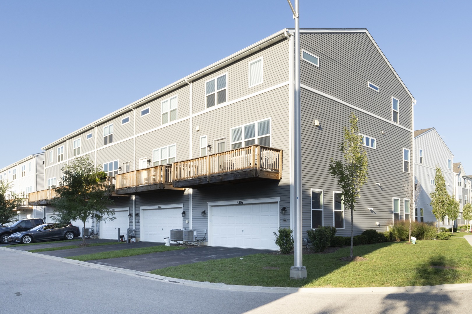 3316 Trillium Circle Rolling Meadows, IL 60008 - Photo 27 of 27 a view of a building with a street