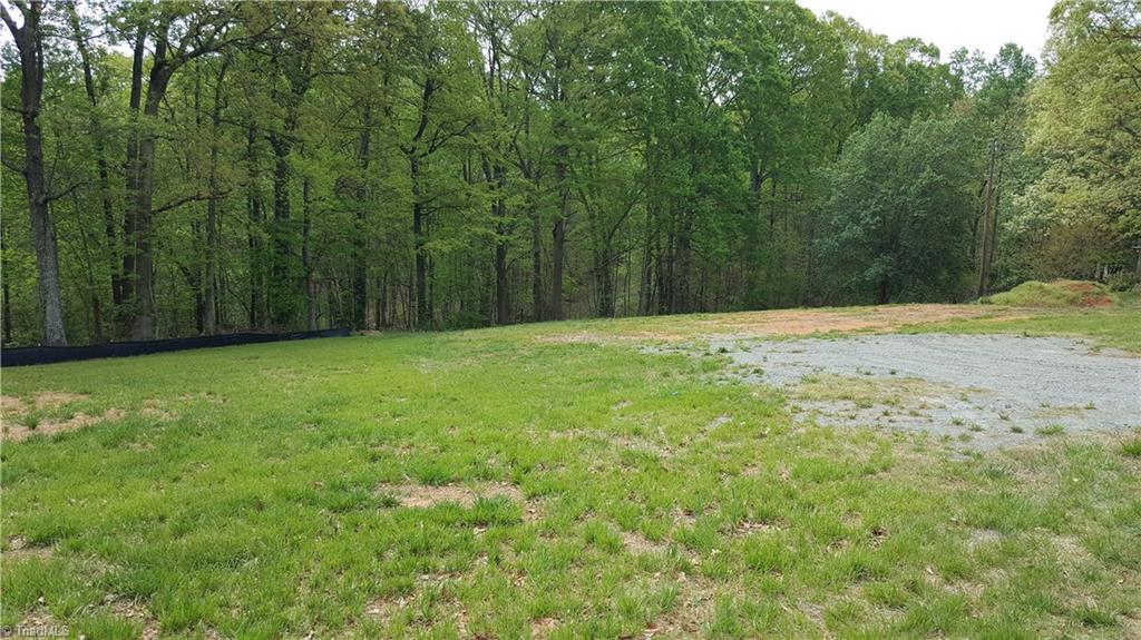 680 Mountain View Road King, NC 27021 - Photo 3 of 4