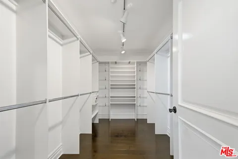 $1,195,000 | 11440 National Boulevard, Unit 16, Los Angeles, CA 90064