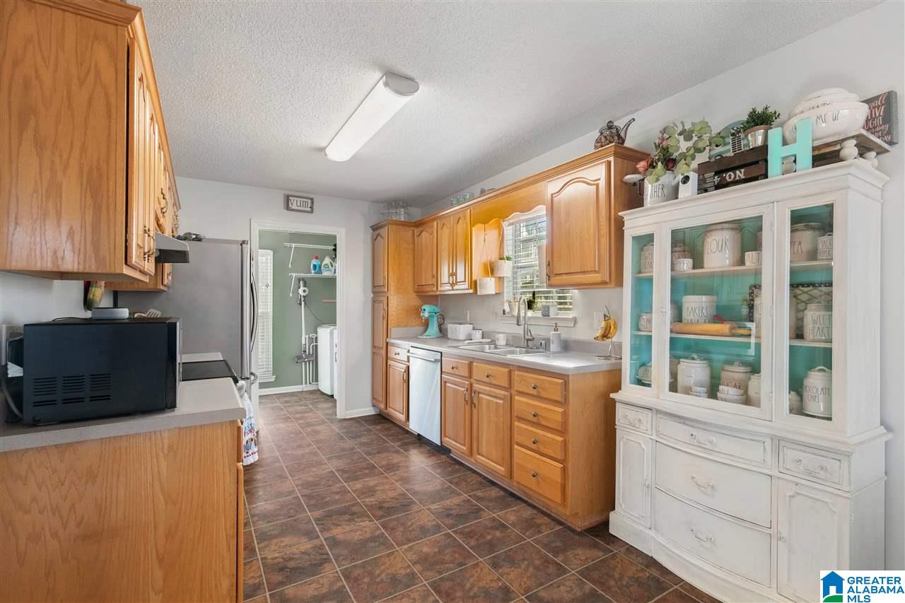 9332 Silley Dean Road Pinson, AL 35126 - Photo 9 of 24 Gallery Image 9
