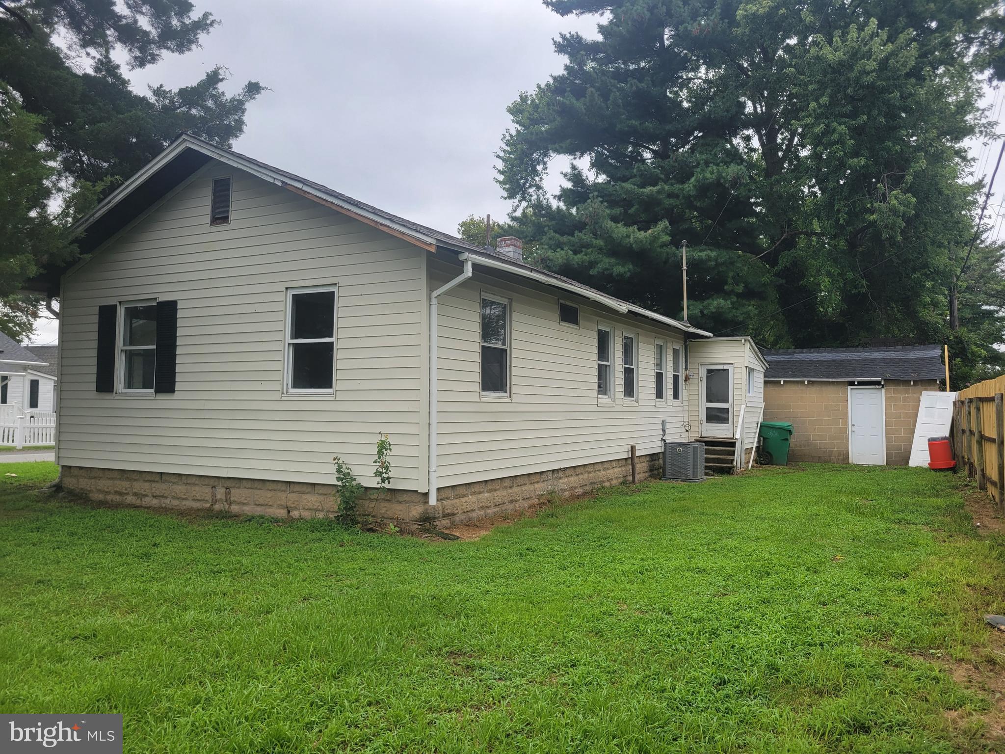 239 E Street Carneys Point, NJ 08069 - Photo 4 of 13 Gallery Image 4