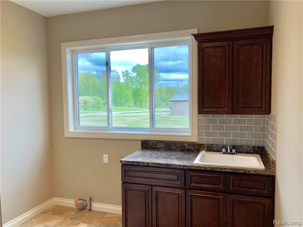 11540 Erin's Way Romeo, MI 48065 - Photo 20 of 23 2FAD8160-9290-4624-B187-F9023C66C28E.jpeg