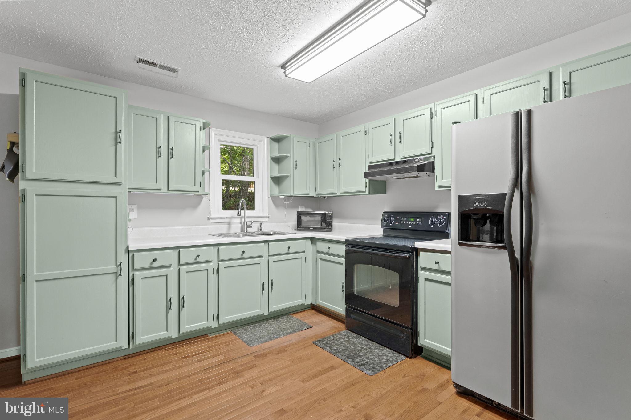 111 Geronimo Trail Winchester, VA 22602 - Photo 10 of 43 Kitchen