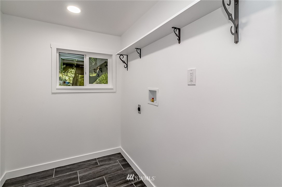 1518 East Roy Road Freeland, WA 98249 - Photo 24 of 37
